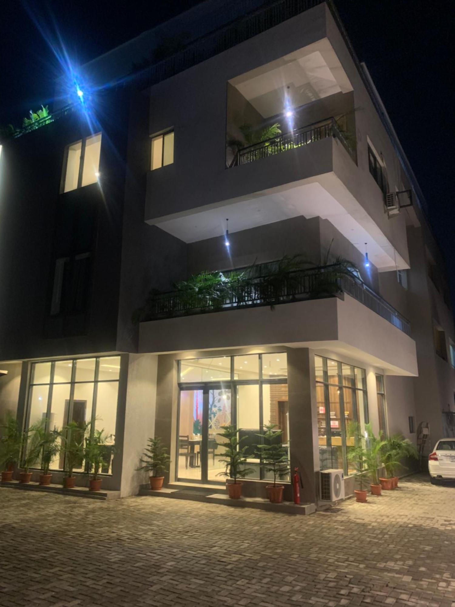Greywood Hotel And Apartments إيكجا المظهر الخارجي الصورة