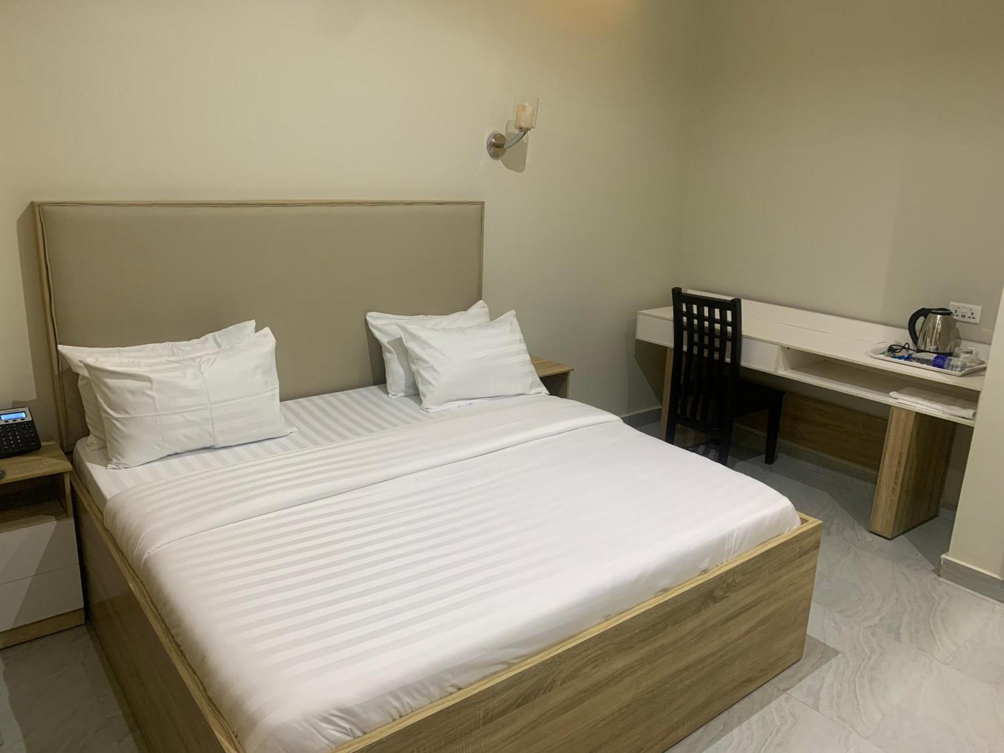 Greywood Hotel And Apartments إيكجا المظهر الخارجي الصورة
