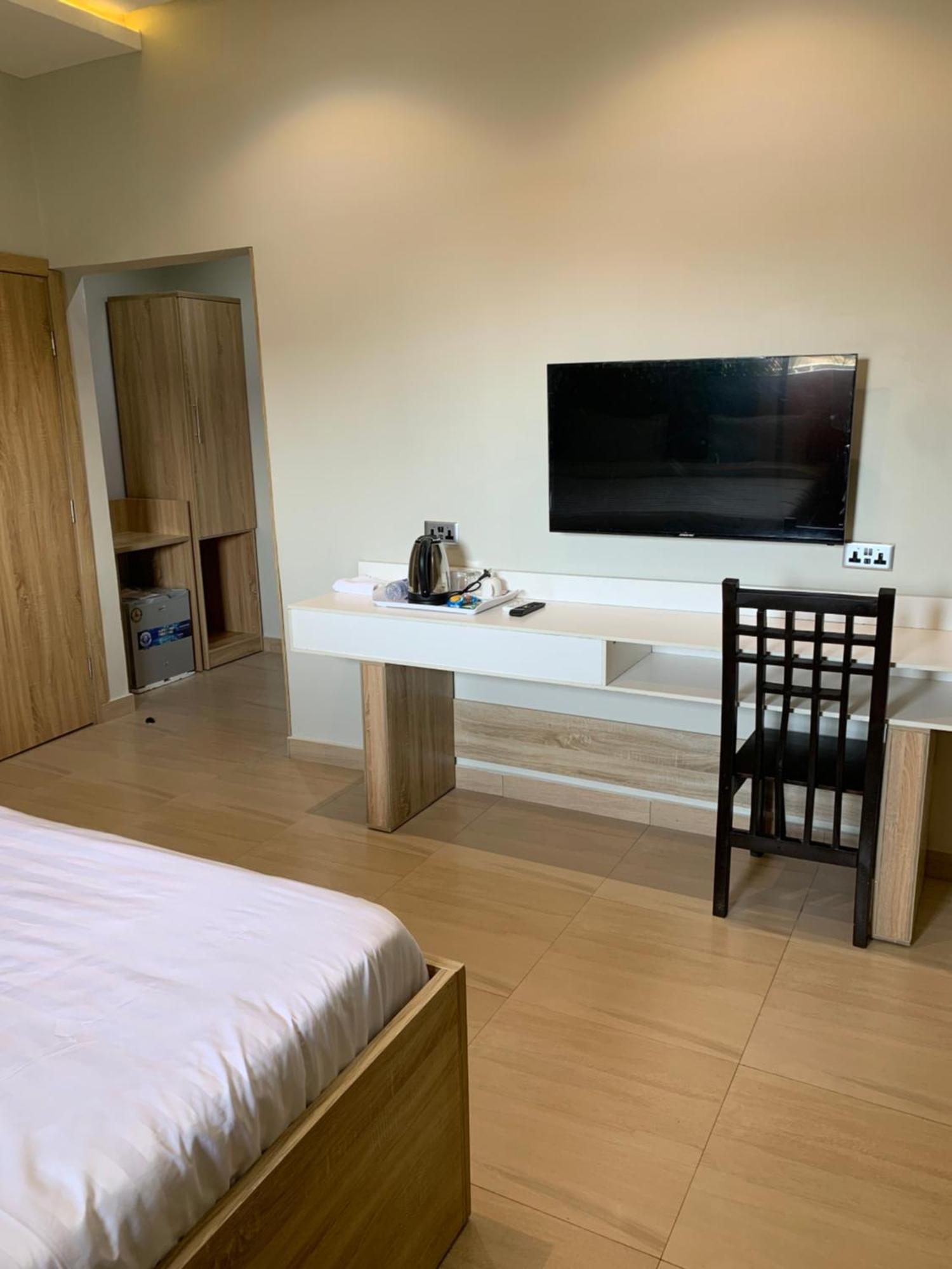 Greywood Hotel And Apartments إيكجا المظهر الخارجي الصورة